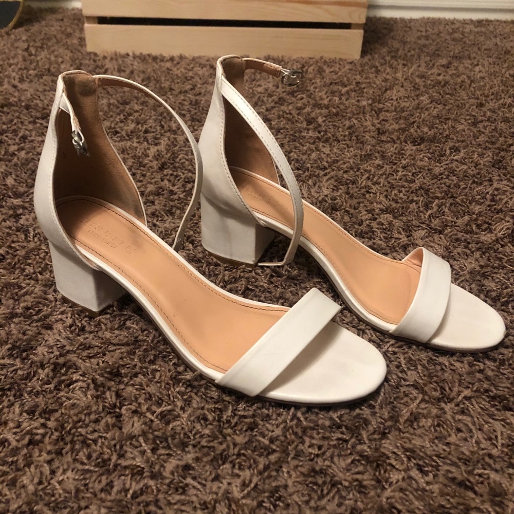 Block heel sandal